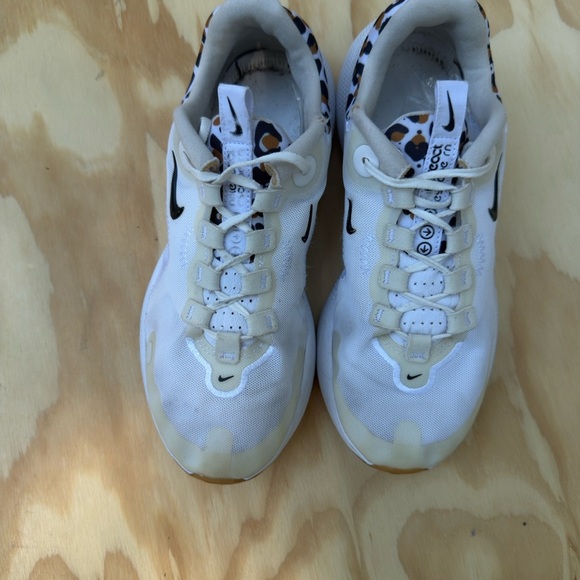 Nike React Escape RN Women’s White Leopard Print Running Shoes Size 8 - Picture 3 of 10